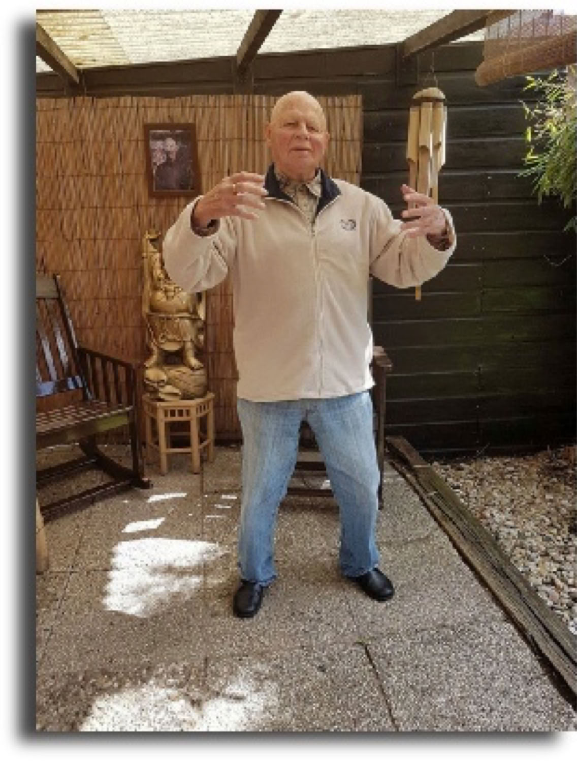 Rinus Shulz standing Taikiken Ritsuzen in his home garden.