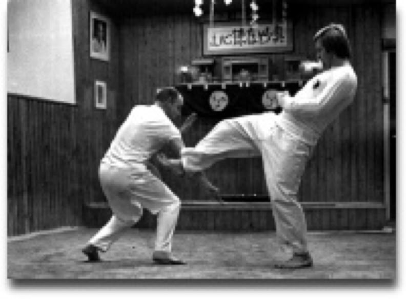 Rinus Schulz, Taikiken demo with Ton Heumen, Sashite against mae geri.